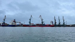 Морской порт Корсаков возобновил работу после циклона