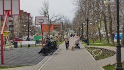 Скверы Южно-Сахалинска приводят в порядок после зимы