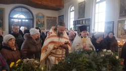 Священник с Сахалина посетил храм и колледж на Донбассе