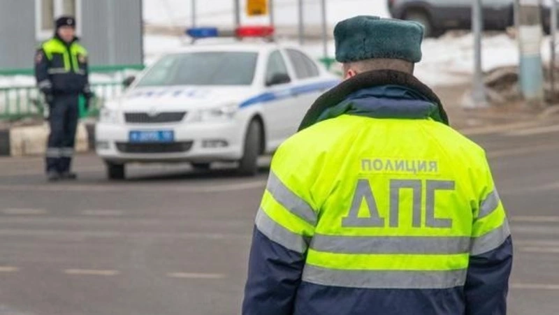 Автомобиль Mitsubishi с прицепом опрокинулся в Макаровском районе