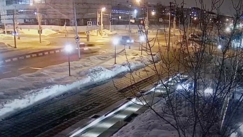 Виноват водитель внедорожника: момент ДТП на улице Комсомольской в Южно-Сахалинске попал на видео 