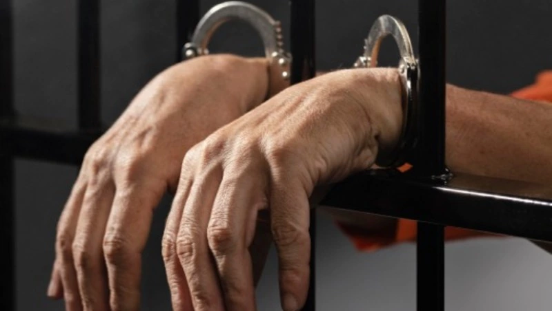 Суд отправил в СИЗО жителя Корсакова по делу об убийстве сожительницы