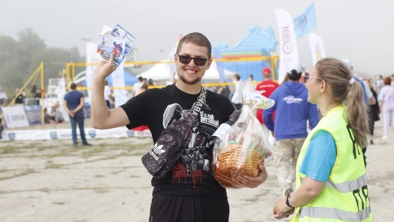 Наборы мясных деликатесов от Sakh.online получили пятеро гостей «Крыльев Сахалина»