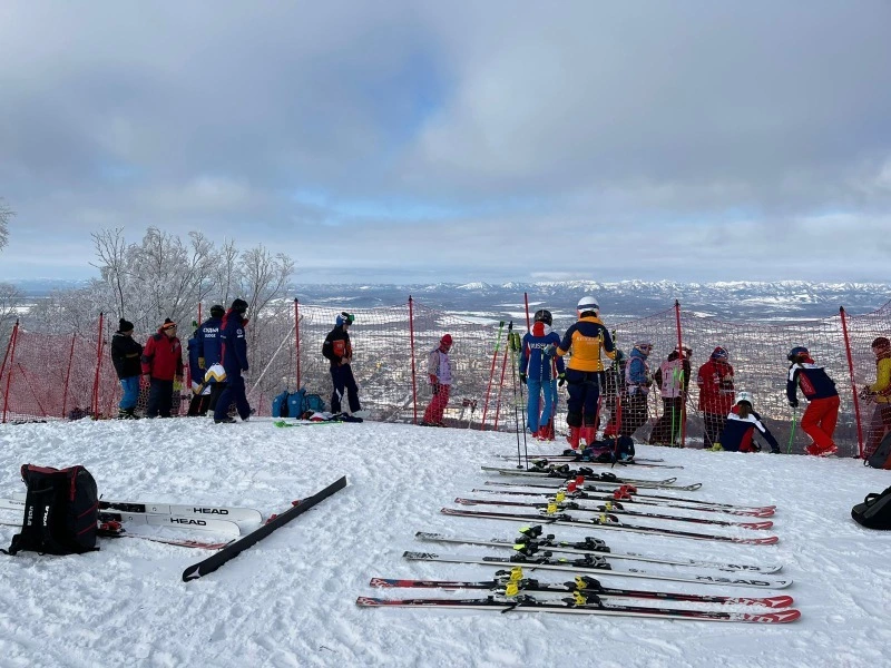 Чемпионат и первенство России по горнолыжному спорту стартовали в Сахалинской области