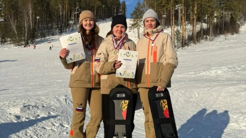 Сноубордистка София Надыршина завоевала золото на всероссийских соревнованиях