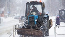 Южно-Сахалинск устраняет последствия циклона: на улицы вышли более 100 рабочих и 137 единиц техники