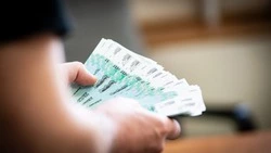 Руководителя рыбодобывающего предприятия наказали за загрязнение берега залива Анива