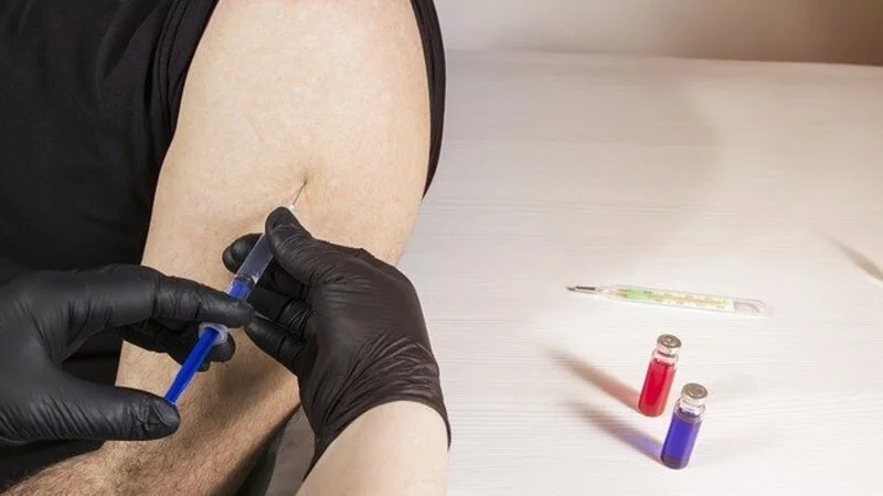 Названы две причины для медотвода от вакцинации