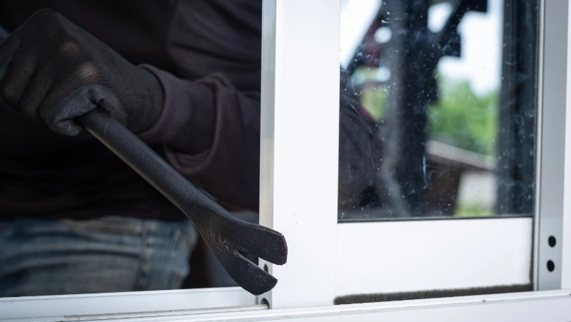 Пьяный житель Долинска устроил погром в магазине на сумму свыше 69 тысяч рублей