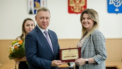 Премии мэра вручили в Южно-Сахалинске
