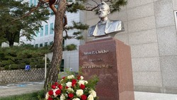 Бюст Антона Чехова авторства сахалинского скульптора появился в Южной Корее