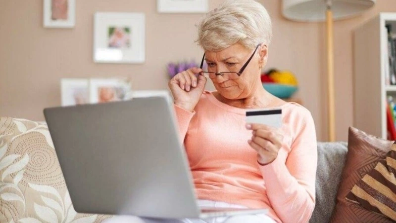 Жителям Сахалина назвали способ отличить мошенников от банковских сотрудников