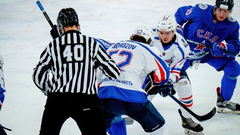 «Сахалинские акулы» выиграли в матче против «СКА-Карелии» со счетом 4:3