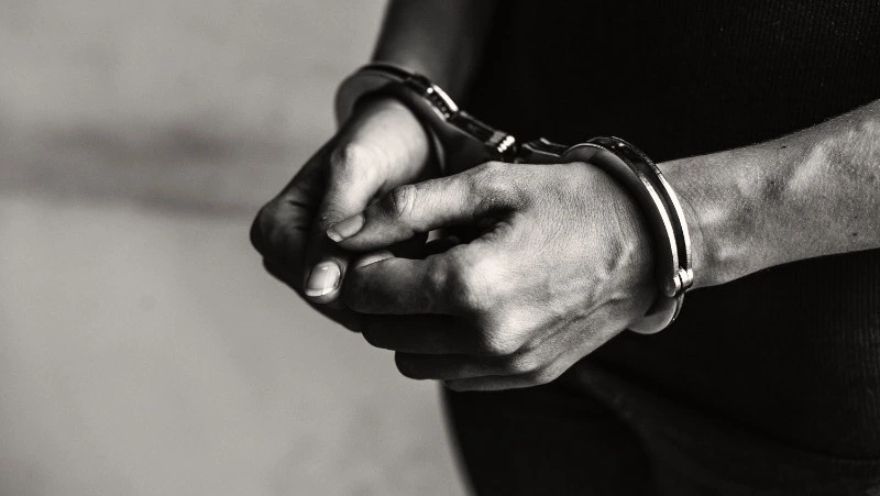 Сахалинские полицейские задержали закладчика, который организовал 26 тайников