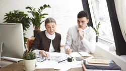 Зумеры относятся к бумерам на работе в Южно-Сахалинске более доброжелательно