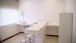 Сбитого КамАЗом мужчину выпустят из больницы Углегорска через 10 дней