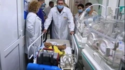 Маленький сахалинец с тяжелейшей патологией легких летит в Москву