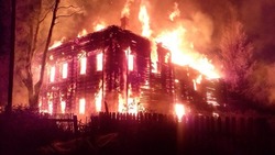Названа причина пожара, который оставил без дома две семьи в селе Буюклы на Сахалине