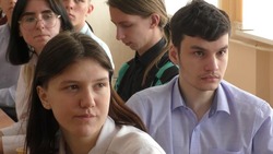 Сахалинским школьникам рассказали о важности сохранения истории России