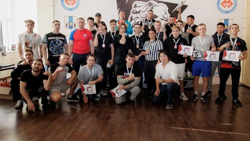 Лучших армрестлеров определили в Сахалинской области