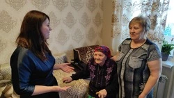 Путин поздравил сахалинку с 95-летием в последний день года