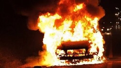 Из-за долга в 100 тысяч рублей житель Сахалина спалил автомобиль за 3 млн