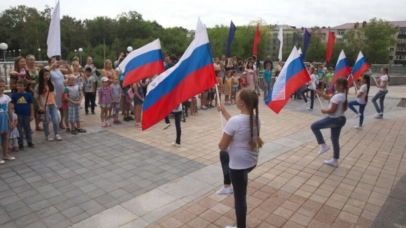 Южносахалинцев зовут на праздничные мероприятия Дня России