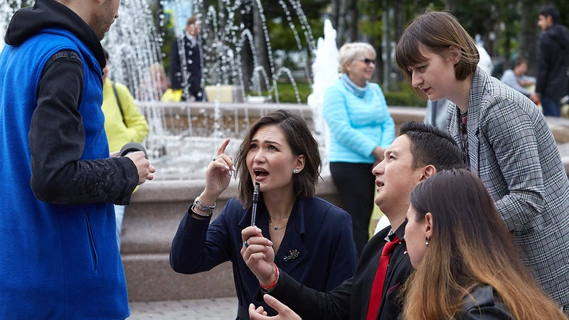 «Не обязательно попадать во все ноты»: в Южно-Сахалинске выбрали победителя конкурса караоке