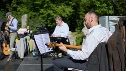 Еженедельные концерты и ярмарки мастеров — на Сахалине продолжает работу фестиваль «Поющий музей»