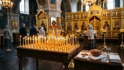 Троицкая родительская суббота 2026: правила поминовения, традиции и что нельзя делать