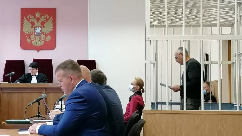 На Сахалине в суде над Хорошавиным слушали телефонные разговоры бывшего вице-мэра