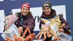 Валерий Лимаренко вручил камчатских крабов победителям чемпионата России по лыжным гонкам
