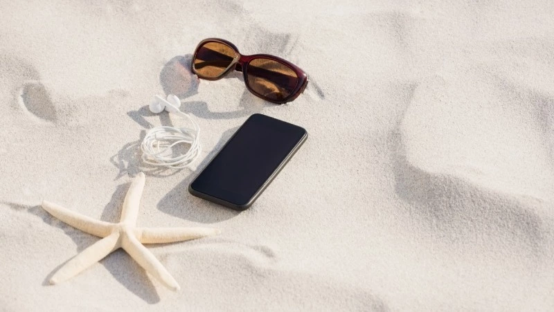 Как правильно использовать смартфон в жару: советы для жителей Сахалина 