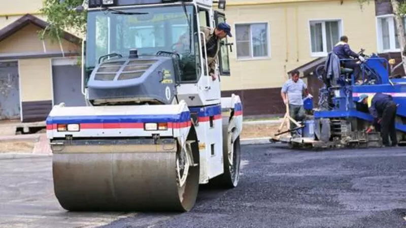 В Ногликах начался капремонт дорог и дворов