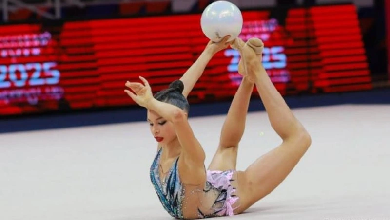 Сахалинская гимнастка Кира Яблочникова завоевала три золотых медали всероссийских соревнований   