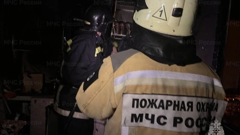 Электроопору потушили спасатели за считанные минуты в Северо-Курильске