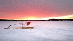 «Не подвергайте жизнь риску»: на побережье Сахалина возможен взлом припая