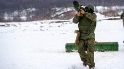 Военнослужащие отработали стрельбу из крупнокалиберного пулемета «Утес» на Сахалине