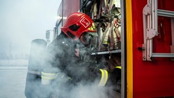 Скорая не пригодилась: в пожаре в Южно-Сахалинске 31 марта никто не пострадал