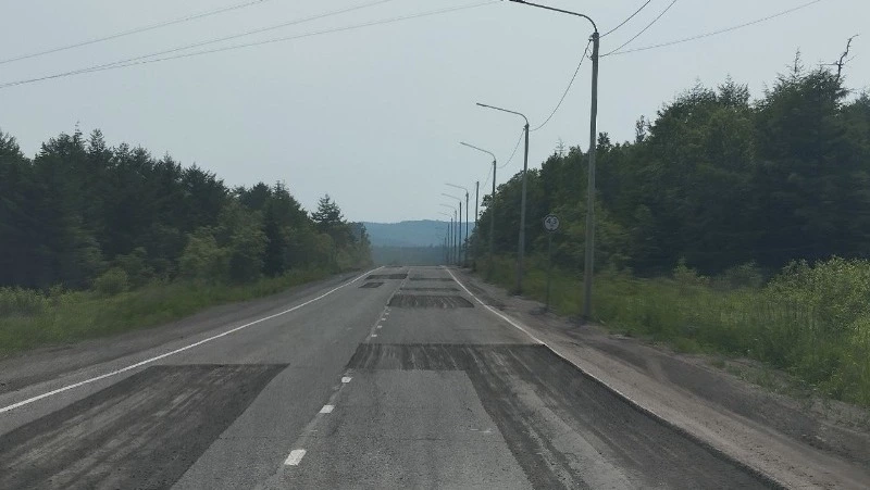 Сахдормониторинг выявил ряд нарушений на проезжих частях Углегорского района 