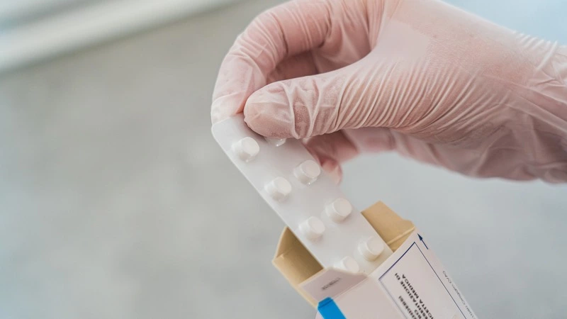 Ученые признали распространенный препарат против коронавируса неэффективным