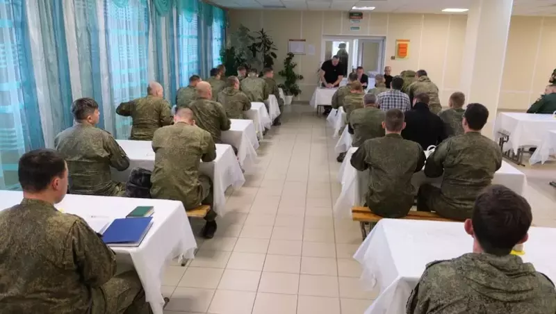 Председатель Ассоциации ветеранов СВО встретился с военнослужащими в Южно-Курильске