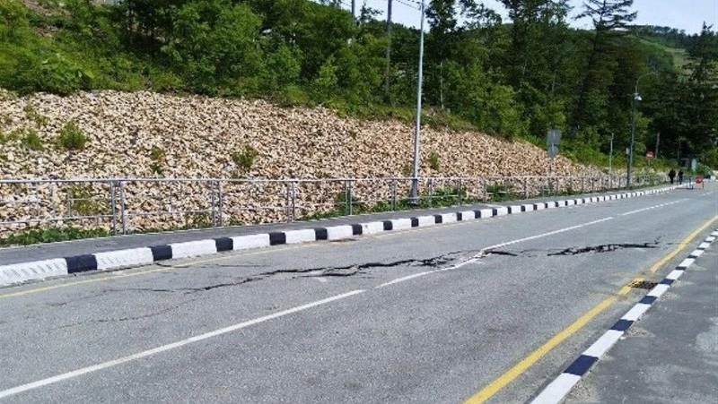 Проход со стороны средней станции «Горного воздуха» закрыли в связи с оползнем