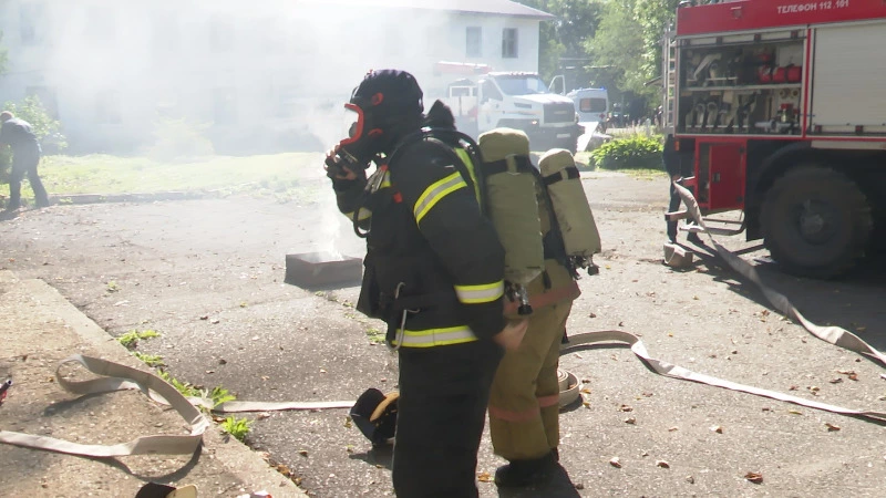 Землетрясение разрушило дома в Южно-Сахалинске на учениях спасателей