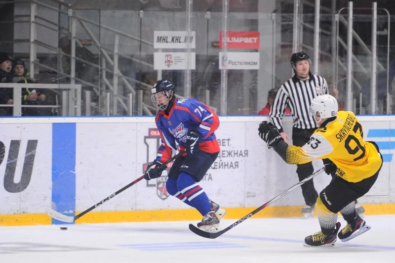«Сахалинские Акулы» уступили гостям из Череповца 3 ноября со счетом 3:5