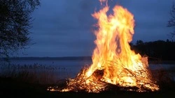 Пожары угрожают трем детским лагерям на Сахалине