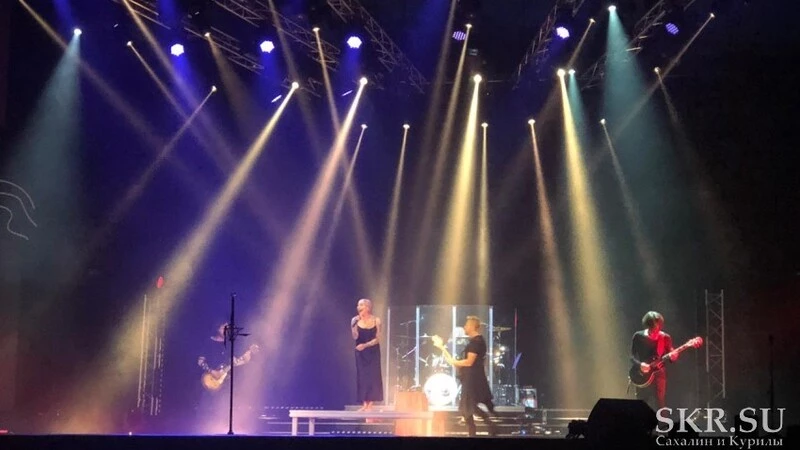 На концерте Наргиз в Южно-Сахалинске зрители хором обозвали ее дурой