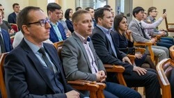 40 сахалинцев прошли президентскую программу управления