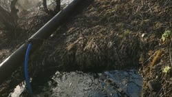 «Это не интересно»: водопровод прорвало в двух местах на Шикотане