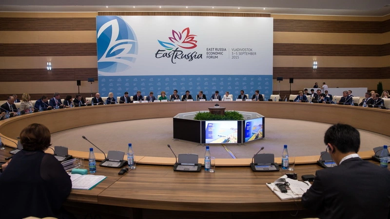 Синдзо Абэ возглавит делегацию Японии на ВЭФ-2017